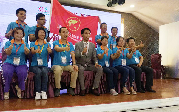 世欣學(xué)習(xí)結(jié)束留影 世欣學(xué)習(xí)結(jié)束留影